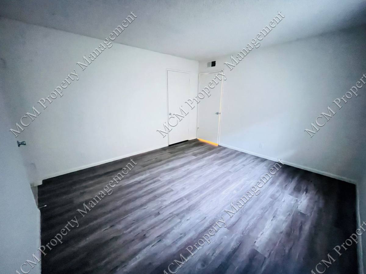 Apartment for rent at 13956 Vanowen St, Van Nuys, CA 91405