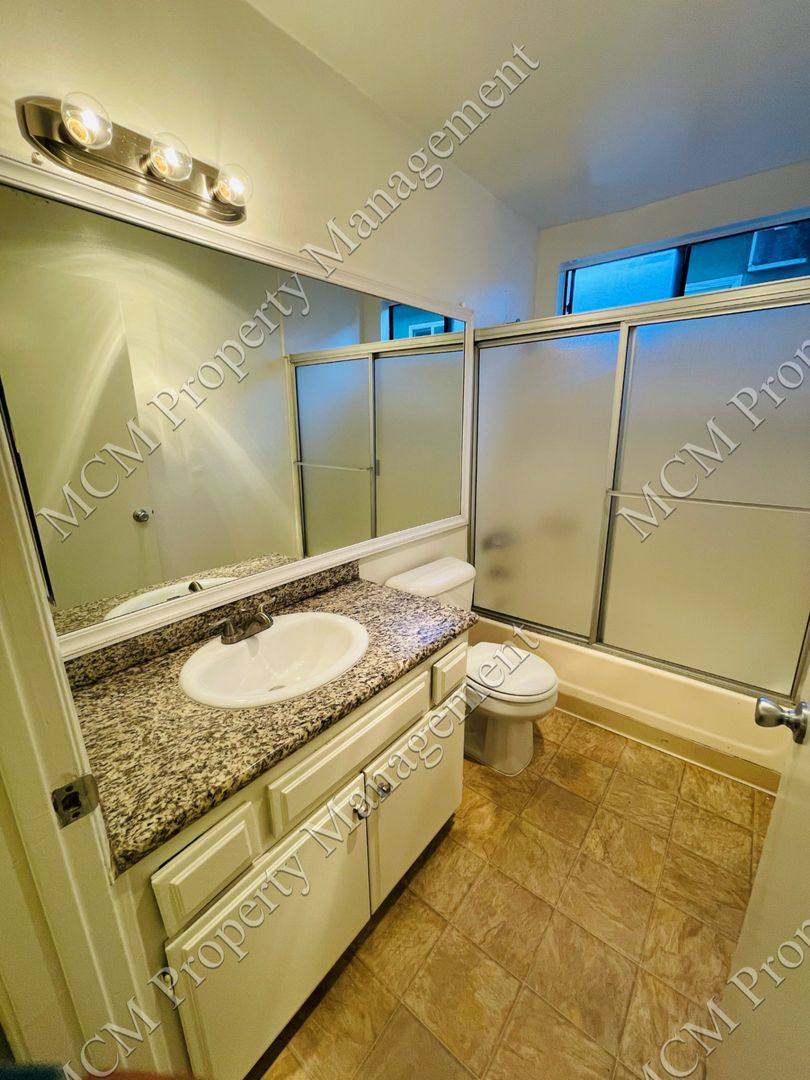 Apartment for rent at 13956 Vanowen St, Van Nuys, CA 91405