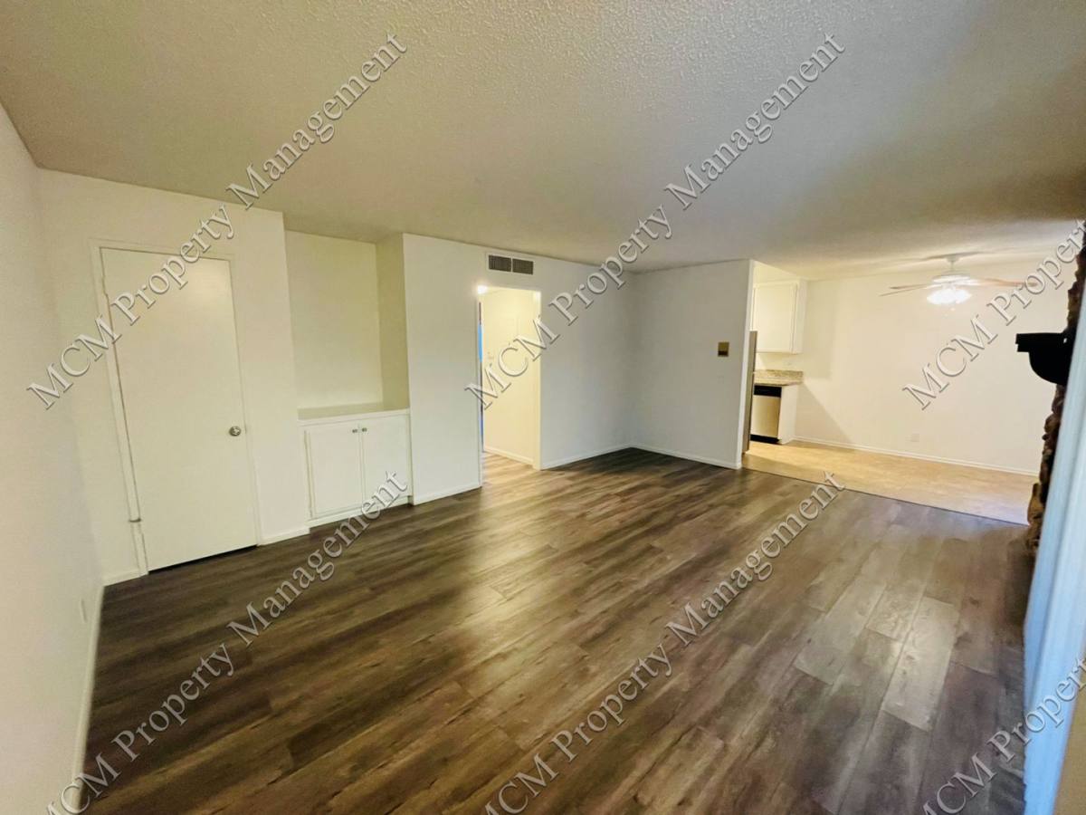 Apartment for rent at 13956 Vanowen St, Van Nuys, CA 91405