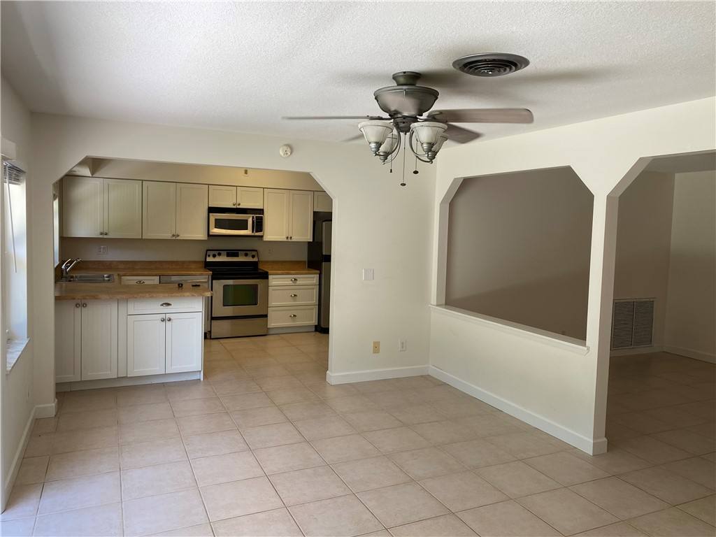 Apartment for rent at 956 Tulip Lane #956, Vero Beach, FL 32963