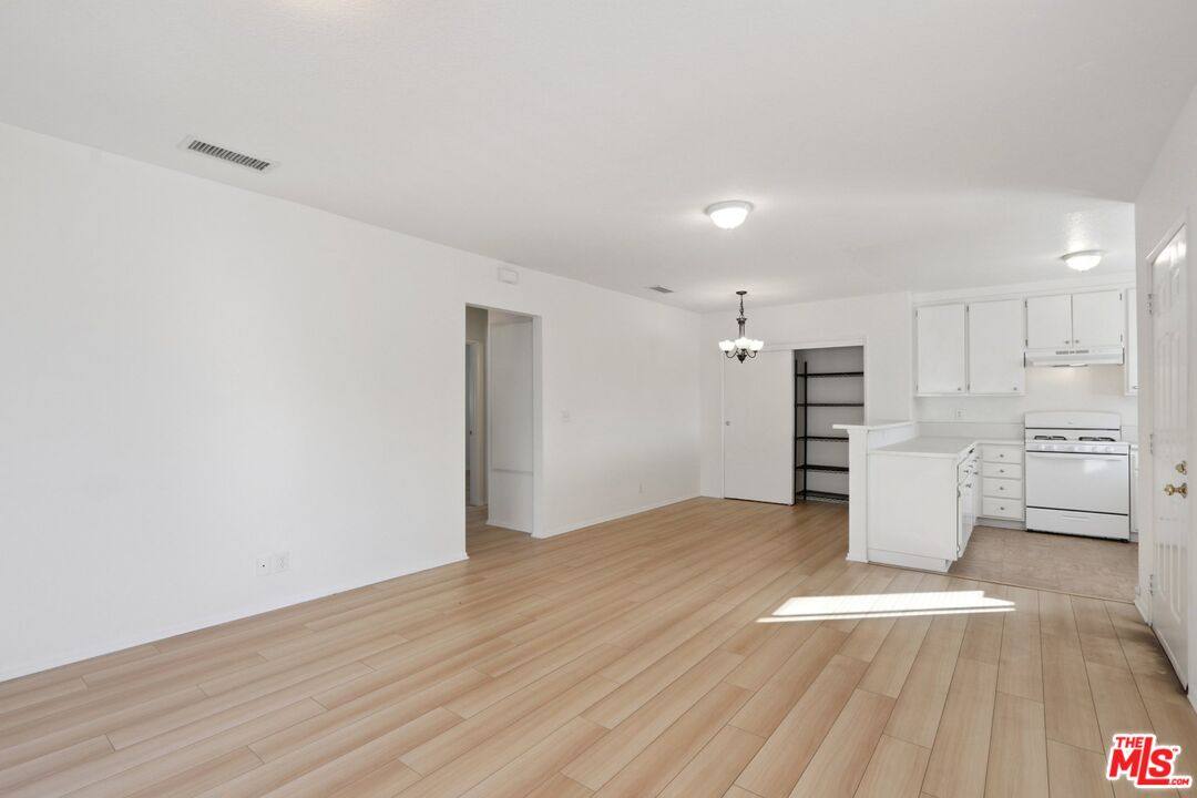 Apartment for rent at 5429 Troost Ave #4, North Hollywood, CA 91601