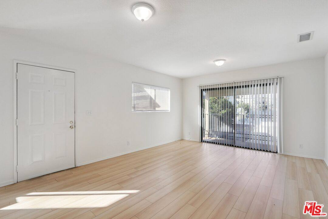 Apartment for rent at 5429 Troost Ave #4, North Hollywood, CA 91601