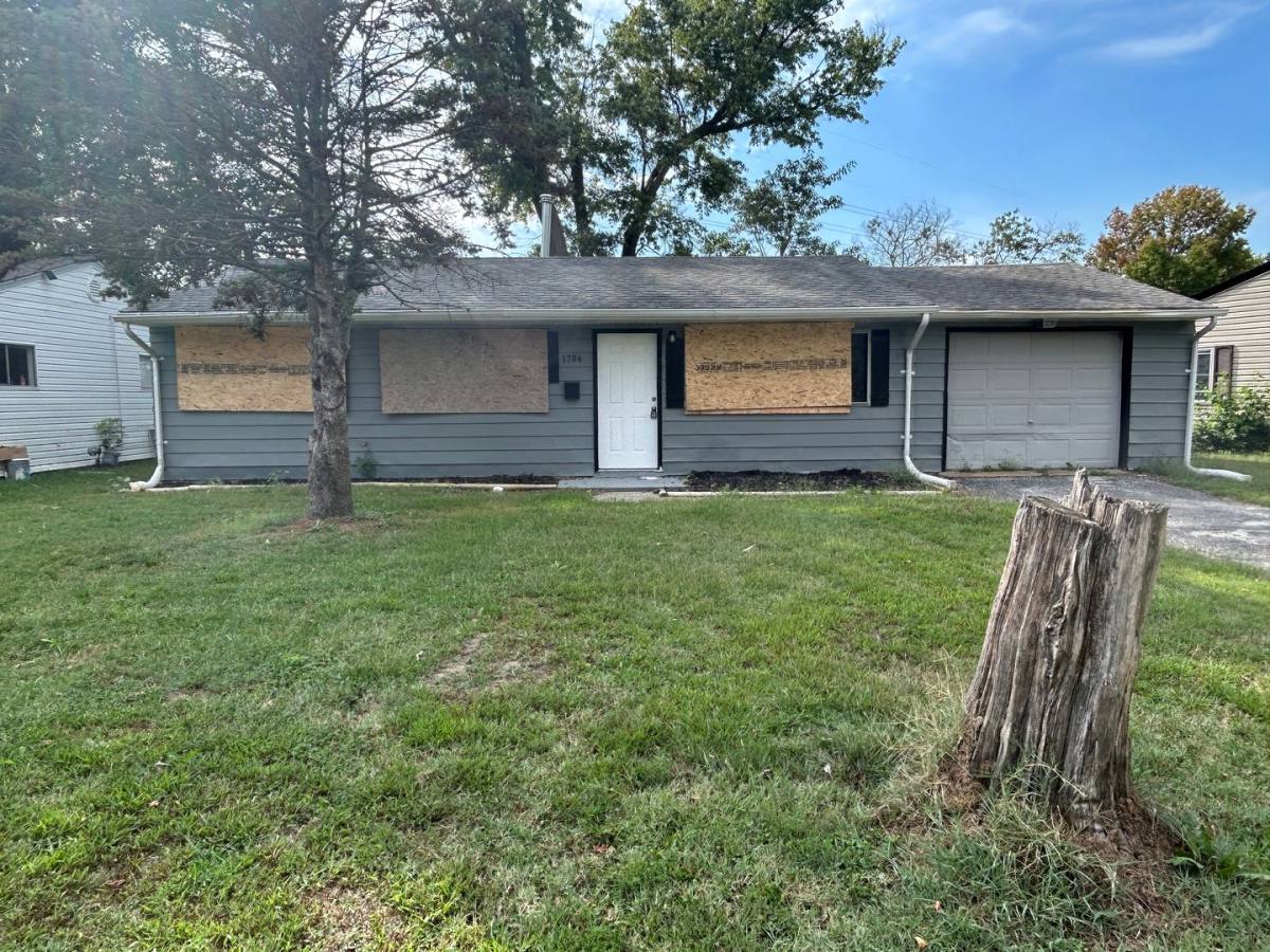 House for rent at 1706 Andrews Dr, East Saint Louis, IL 62206