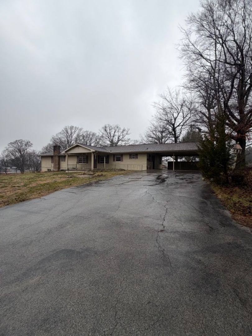 House for rent at 1701 Westside Dr, Maryville, TN 37801