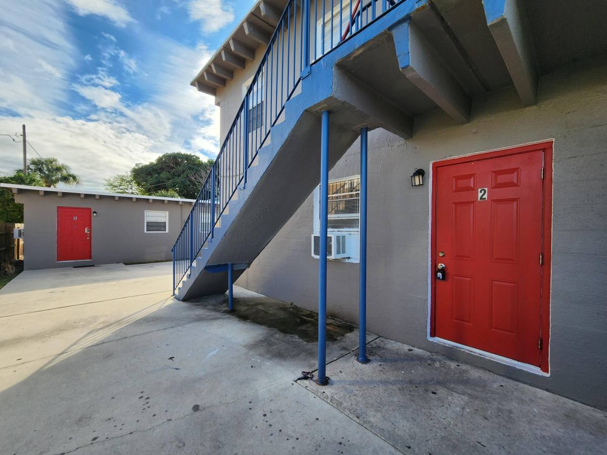 Apartment for rent at 512 19th St #512-2, West Palm Beach, FL 33407