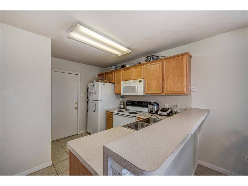 Apartment for rent at 913 Gardenia St #913, College Station, TX 77845