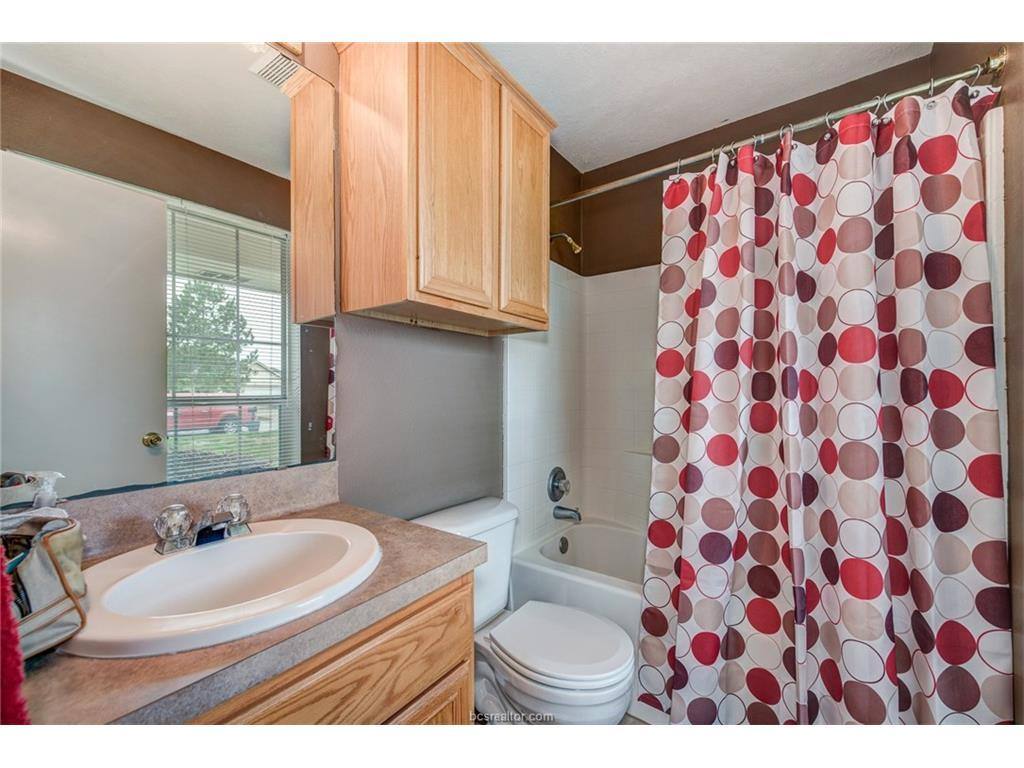 Apartment for rent at 913 Gardenia St #913, College Station, TX 77845