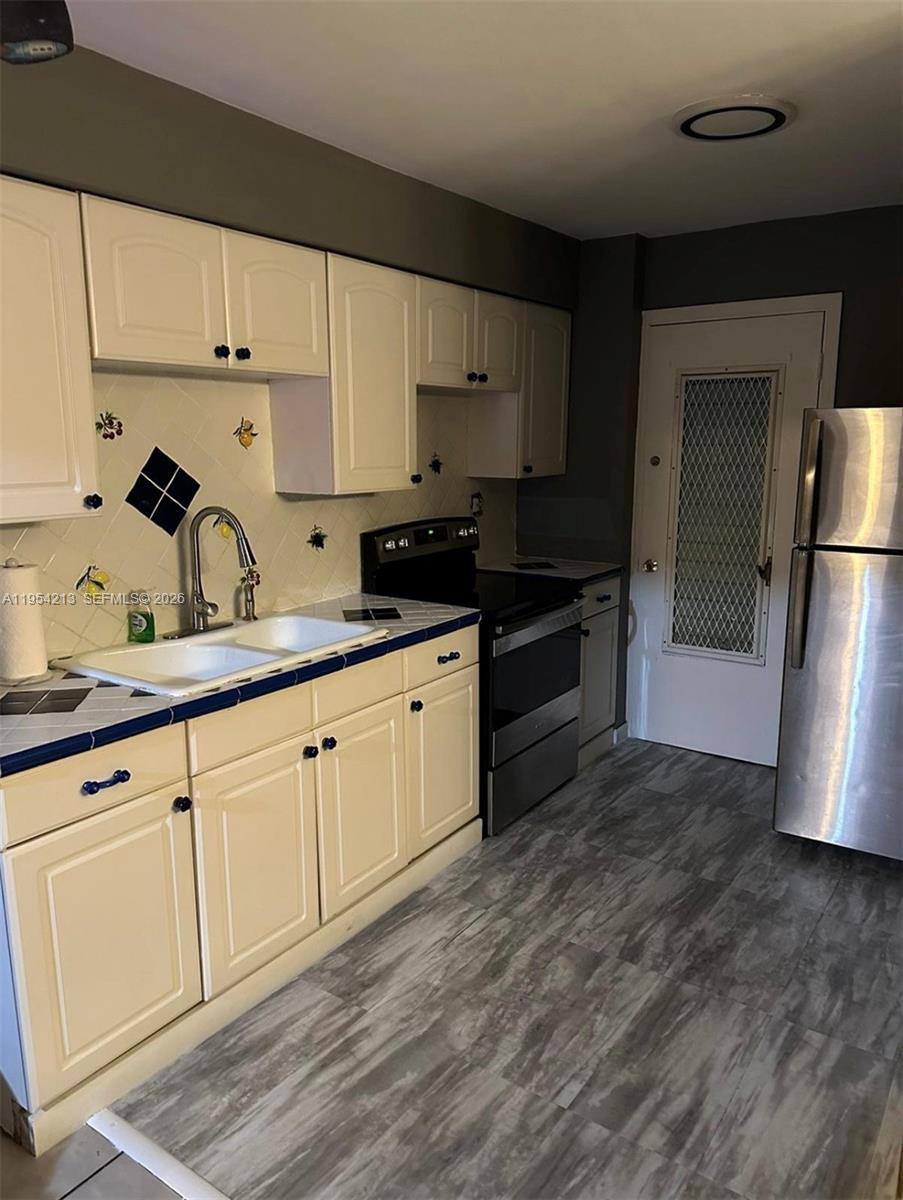 Apartment for rent at 1620 W Ave #605, Miami Beach, FL 33139