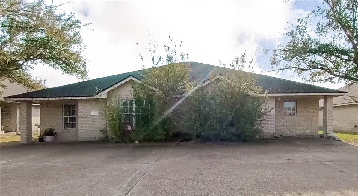 Apartment for rent at 2304 Antelope Lane, College Station, TX 77845
