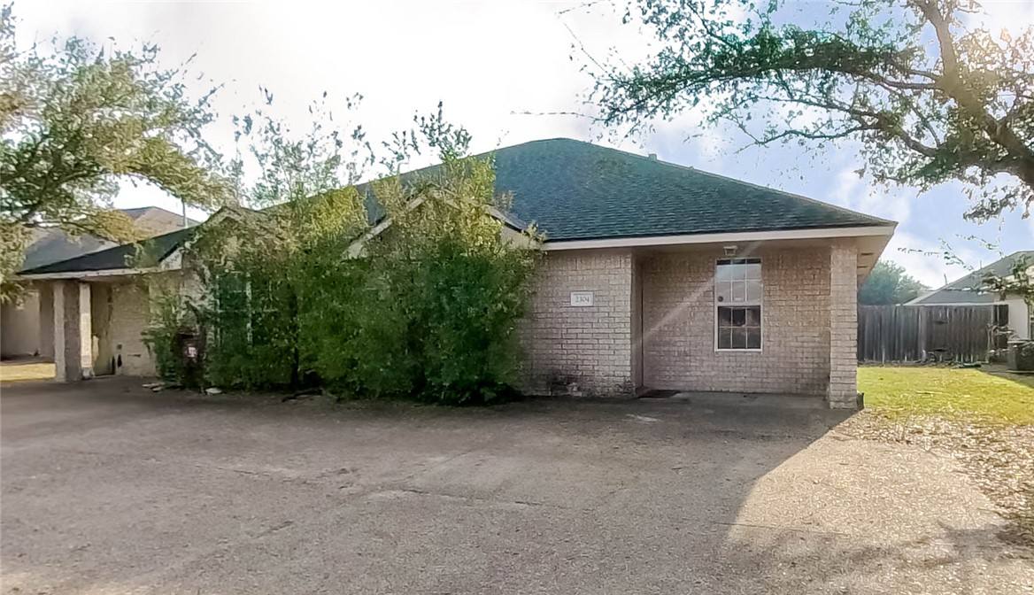 Apartment for rent at 2304 Antelope Lane, College Station, TX 77845