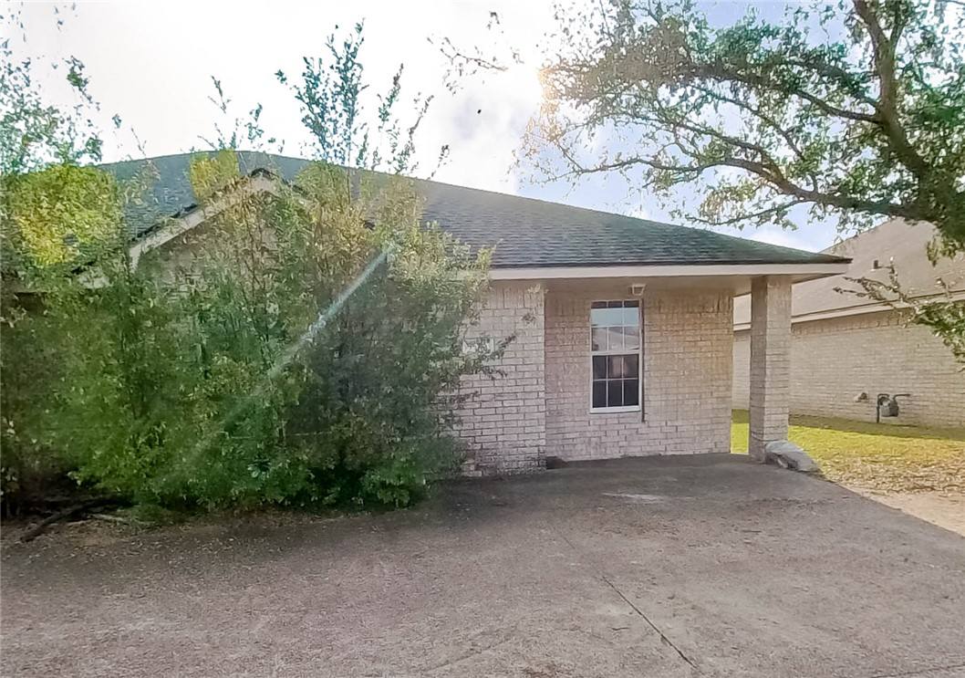 Apartment for rent at 2304 Antelope Lane, College Station, TX 77845