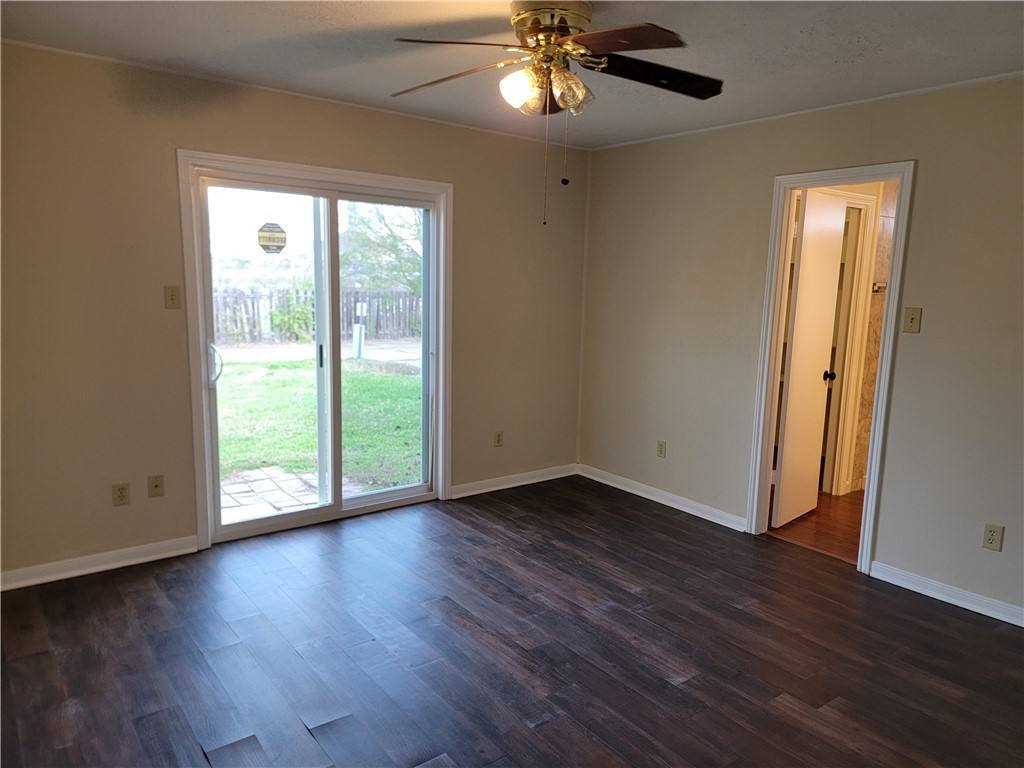 Apartment for rent at 4011 Windswept Dr, College Station, TX 77845