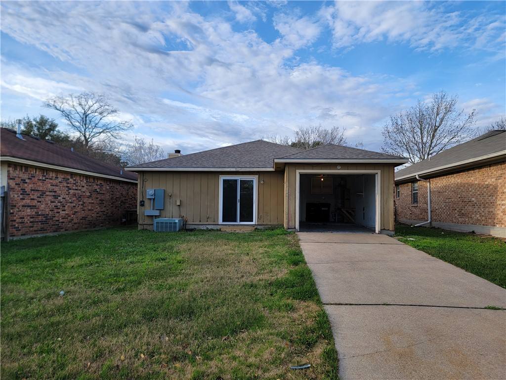 Apartment for rent at 4011 Windswept Dr, College Station, TX 77845