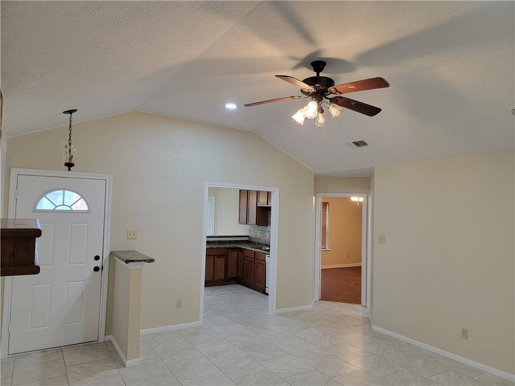 Apartment for rent at 4011 Windswept Dr, College Station, TX 77845