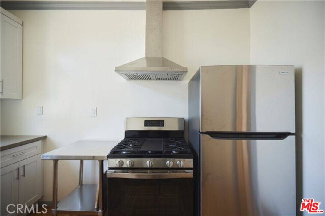 Apartment for rent at 1275 N Wilton Place #1275C, Los Angeles, CA 90038