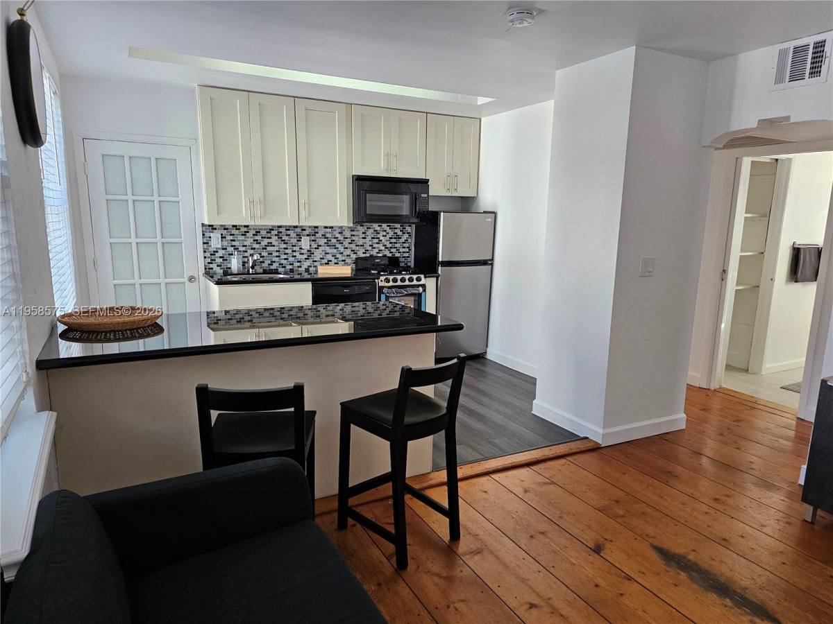 Apartment for rent at 622 15th St #622-3, Miami Beach, FL 33139