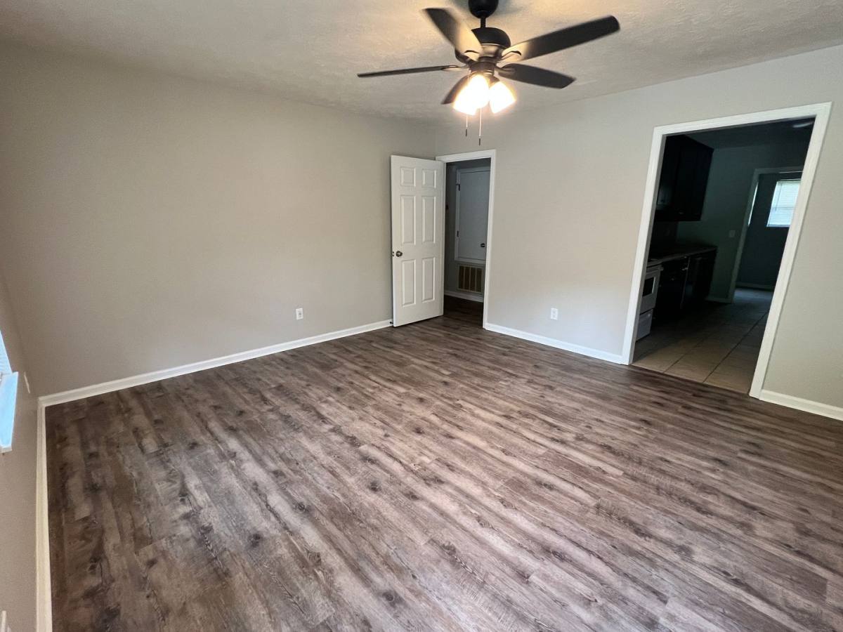 Apartment for rent at 1371-1373 Hampton Dr, Opelika, AL 36801