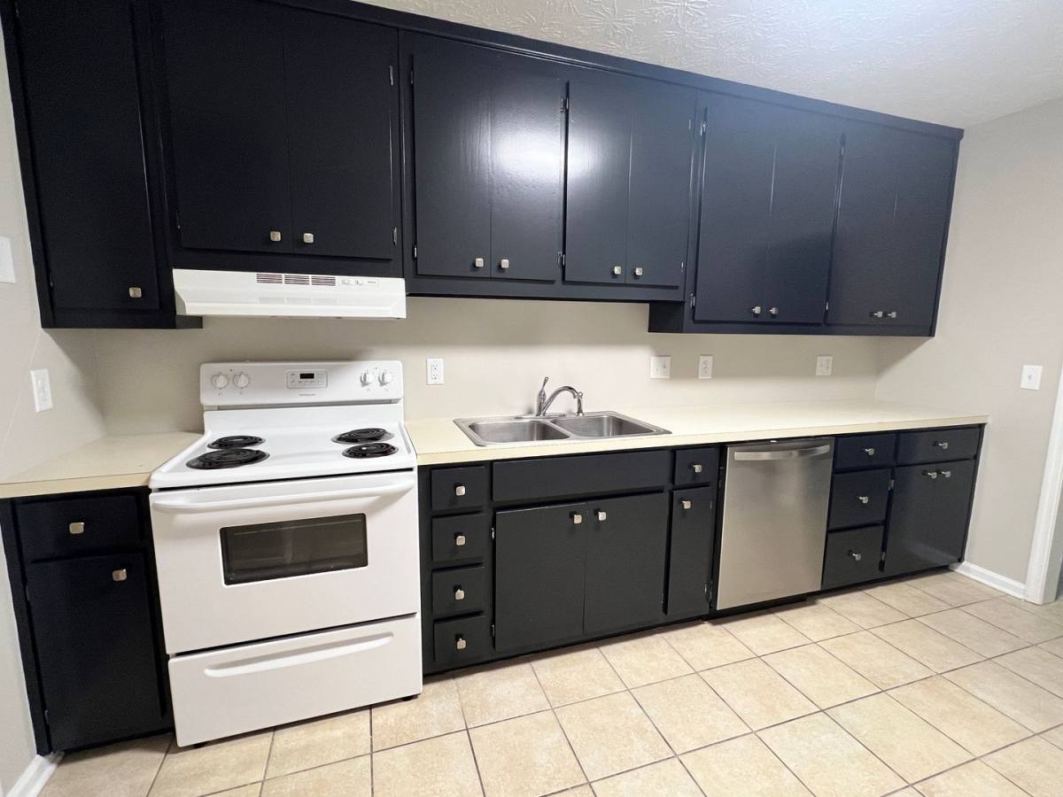 Apartment for rent at 1371-1373 Hampton Dr, Opelika, AL 36801