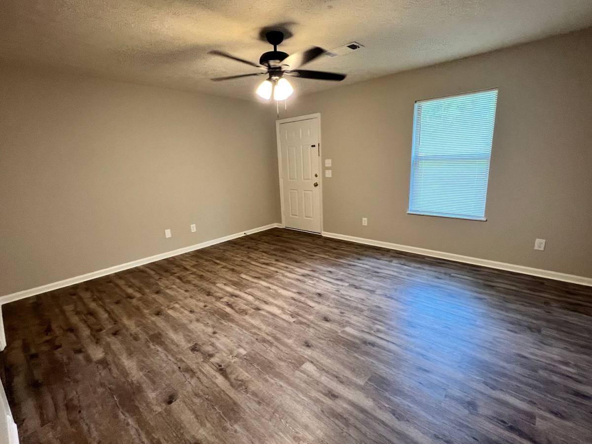 Apartment for rent at 1371-1373 Hampton Dr, Opelika, AL 36801