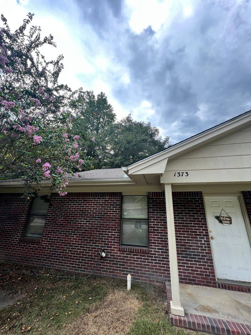 Apartment for rent at 1371-1373 Hampton Dr, Opelika, AL 36801