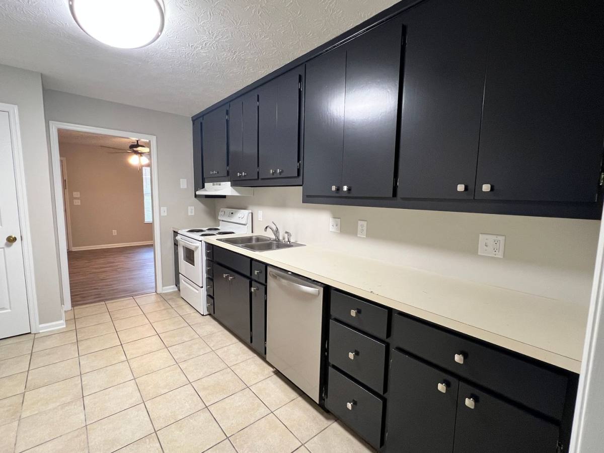 Apartment for rent at 1371-1373 Hampton Dr, Opelika, AL 36801
