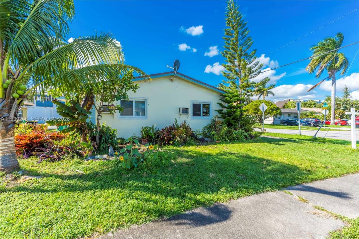 Apartment for rent at 137 NE 1st Court #137A, Dania, FL 33004