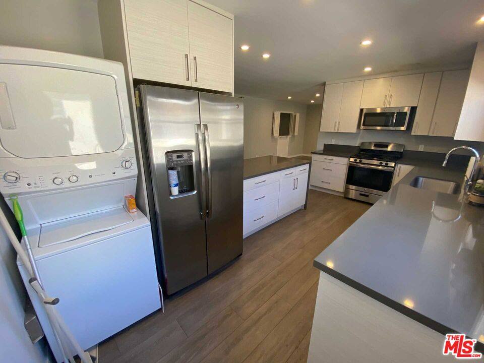 Apartment for rent at 348 S Elm Dr #348-6, Beverly Hills, CA 90212