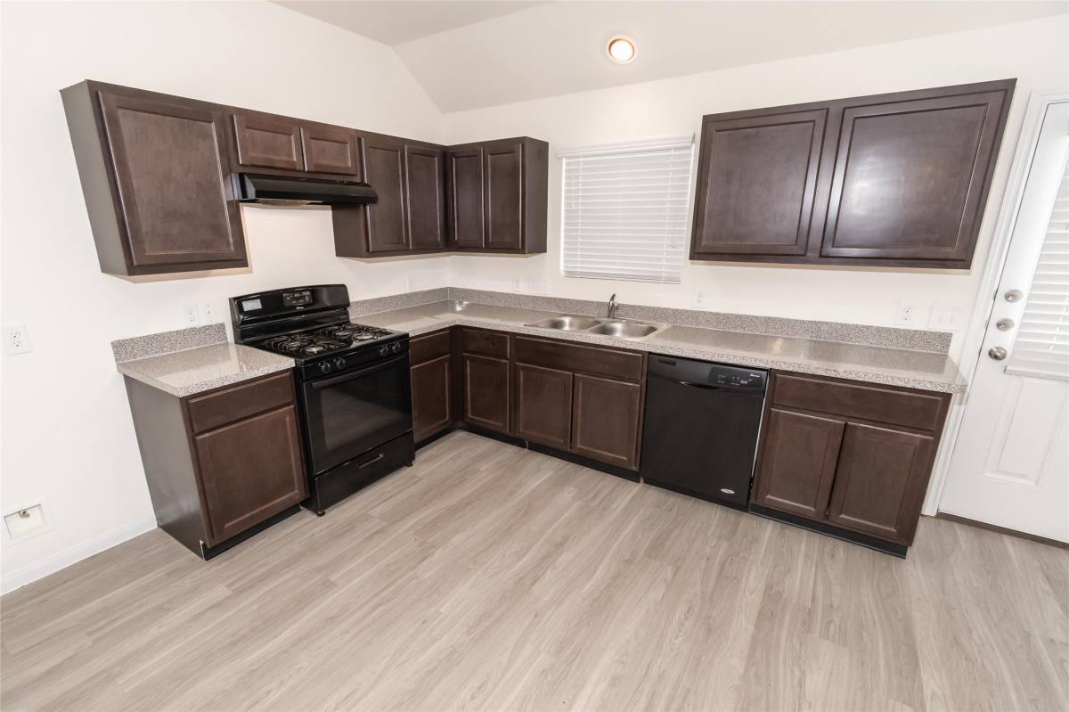 Apartment for rent at 5614 Latta Plantation Dr, Katy, TX 77449