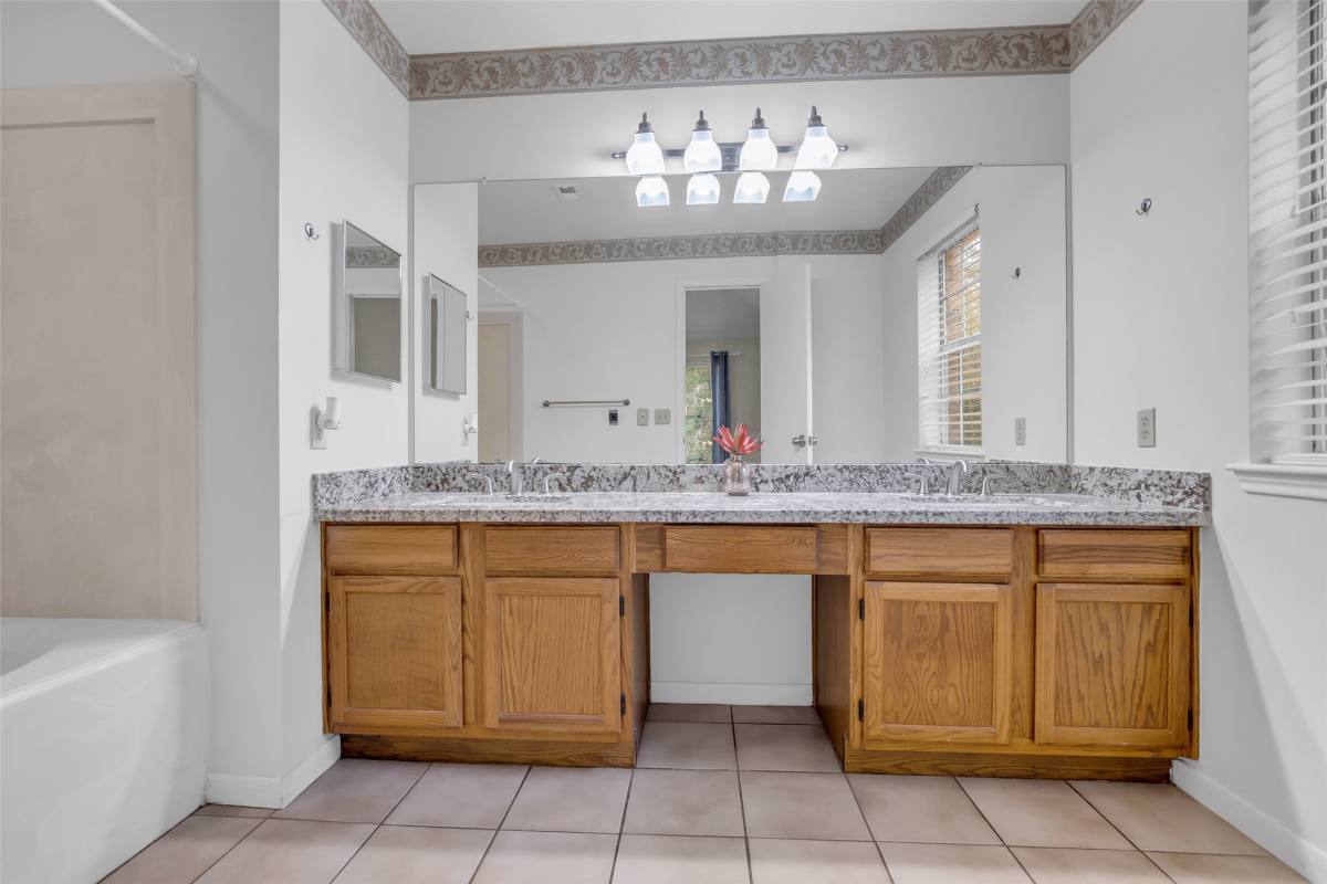 Apartment for rent at 10 Treadwell Court #10, Spring, TX 77381