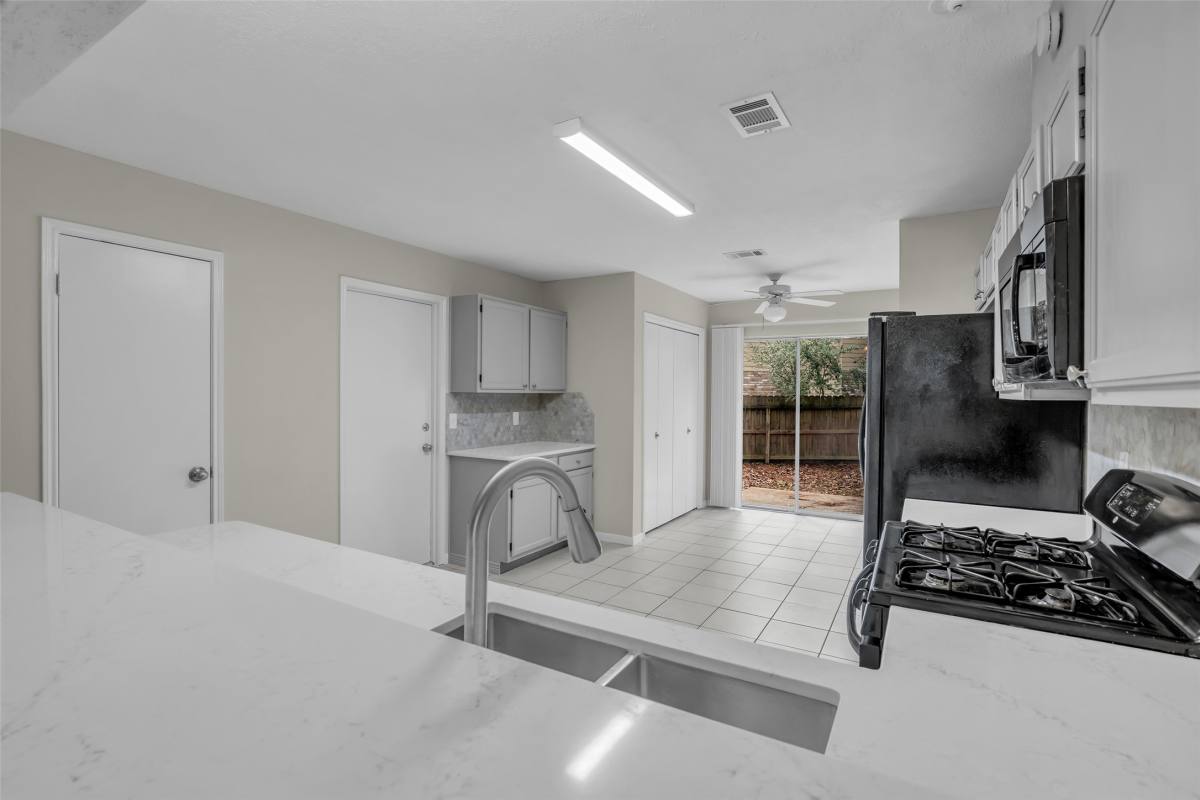 Apartment for rent at 10 Treadwell Court #10, Spring, TX 77381