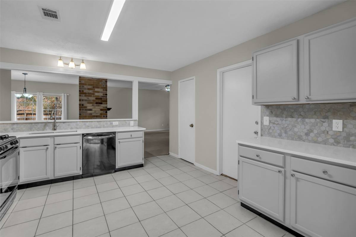 Apartment for rent at 10 Treadwell Court #10, Spring, TX 77381