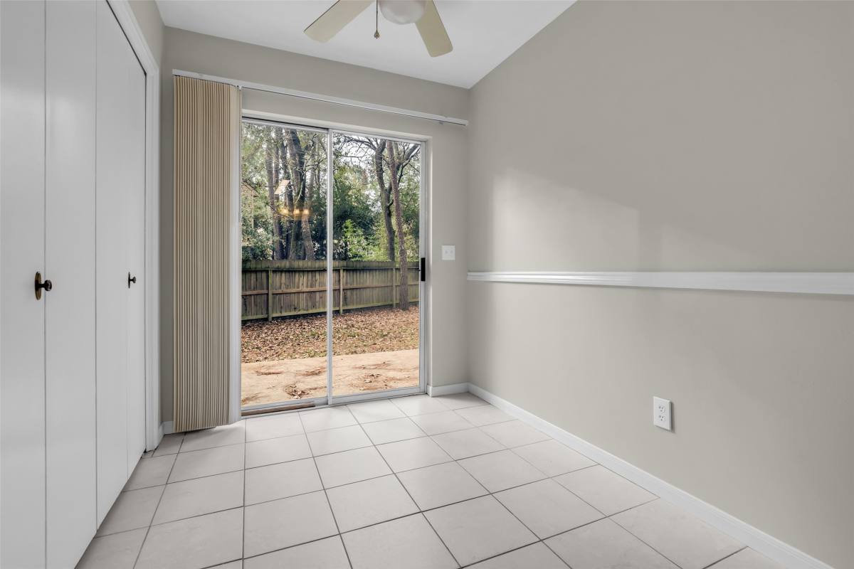 Apartment for rent at 10 Treadwell Court #10, Spring, TX 77381