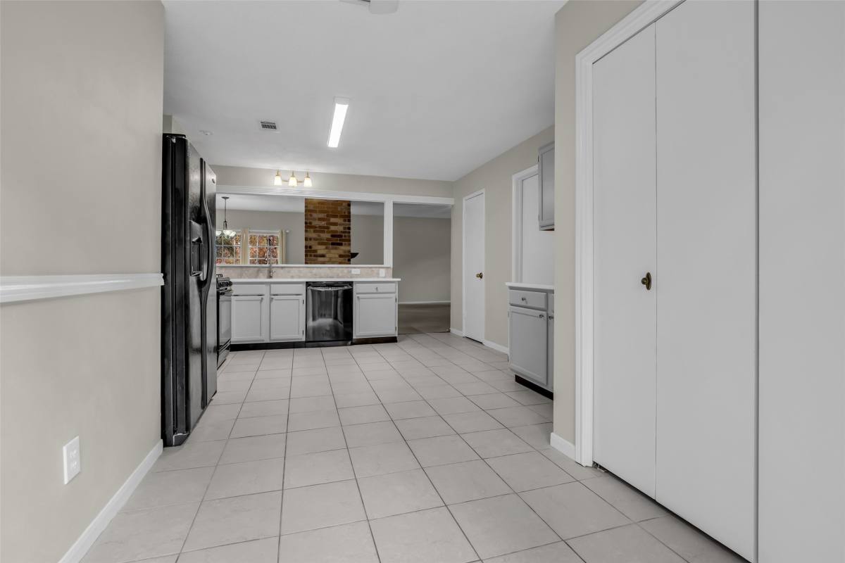 Apartment for rent at 10 Treadwell Court #10, Spring, TX 77381
