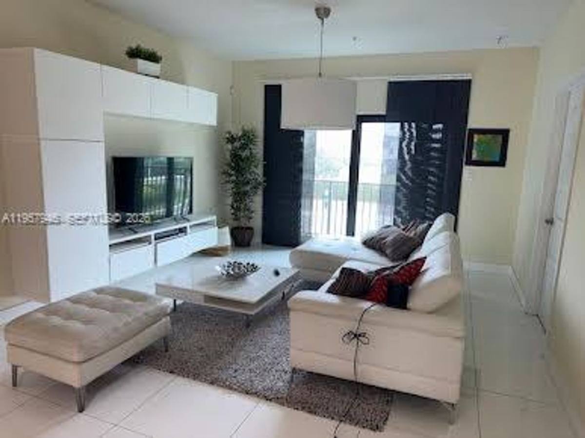 House for rent at 7805 NW 104th Ave, Miami, FL 33178