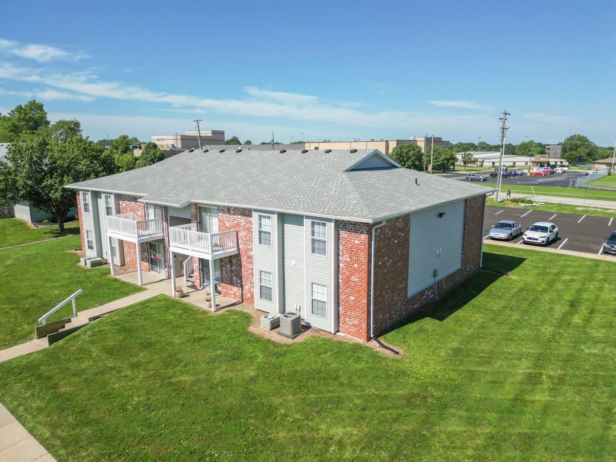 Apartment for rent at 701 Tiger Dr, Excelsior Springs, MO 64024