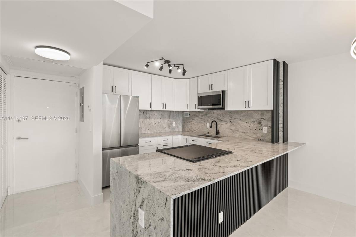 Apartment for rent at 3180 S Ocean Dr #717, Hallandale, FL 33009