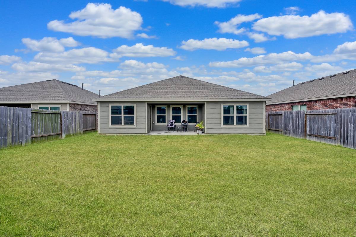 Apartment for rent at 15127 Willow Tree Lane, New Caney, TX 77357
