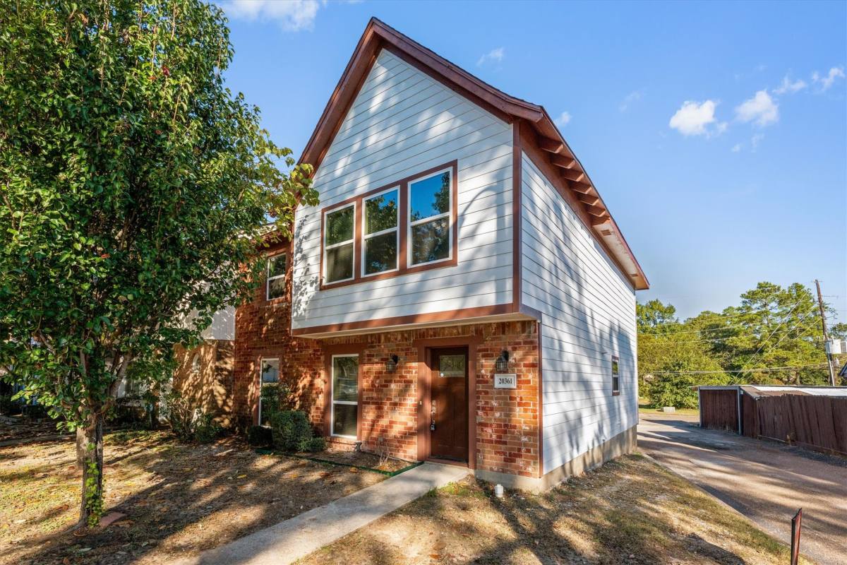 Townhouse for rent at 20361 Fieldtree Dr, Humble, TX 77338
