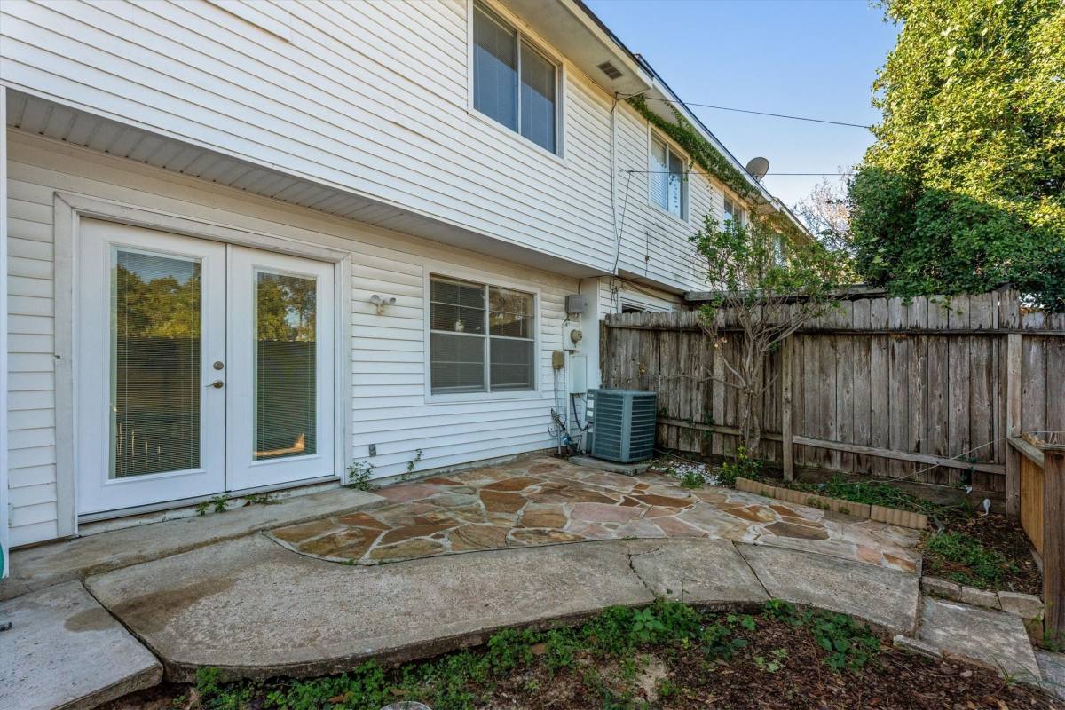 Townhouse for rent at 20361 Fieldtree Dr, Humble, TX 77338