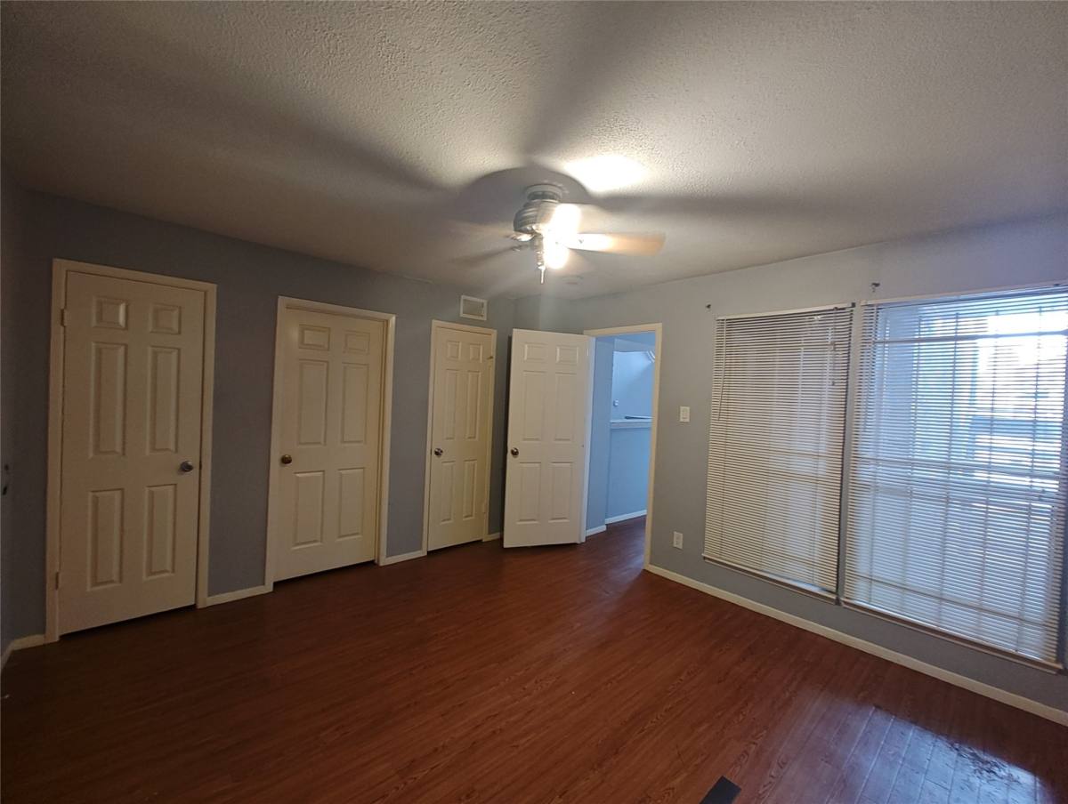 Apartment for rent at 10855 Meadowglen Lane #928, Houston, TX 77042