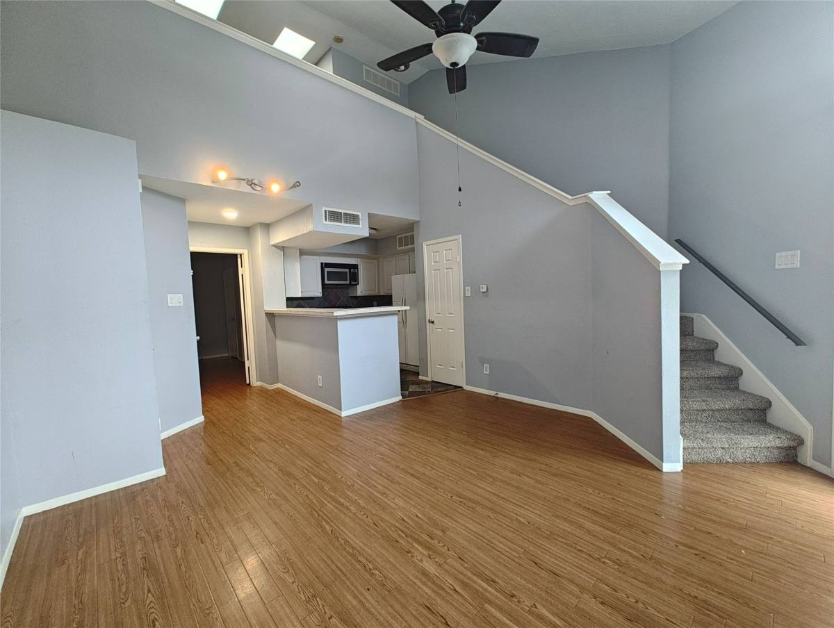 Apartment for rent at 10855 Meadowglen Lane #928, Houston, TX 77042