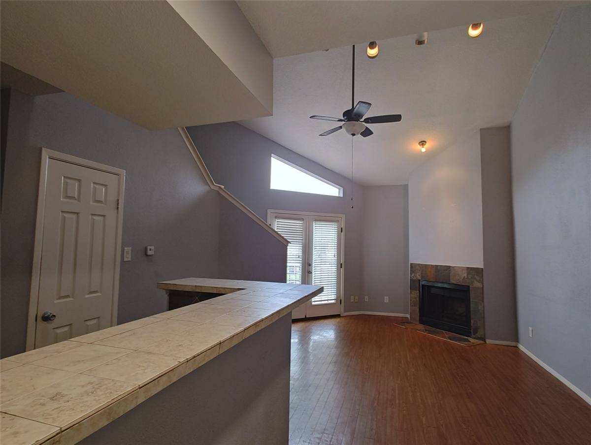Apartment for rent at 10855 Meadowglen Lane #928, Houston, TX 77042