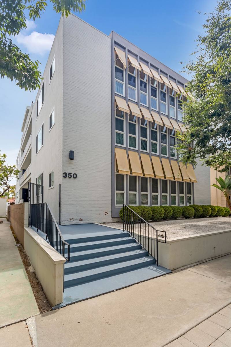 Apartment for rent at 350 S Reeves, Beverly Hills, CA 90212