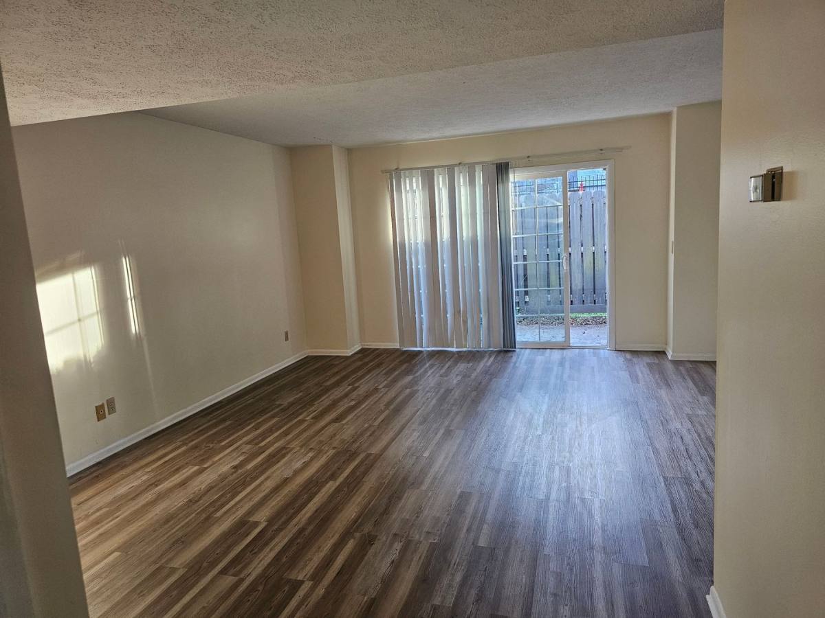 Townhouse for rent at 59 Knollwood Circle, Savannah, GA 31419