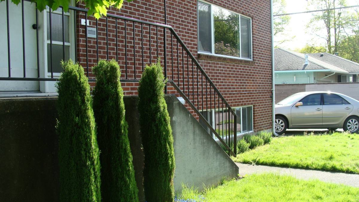 Apartment for rent at 1944 Hudson St, Longview, WA 98632