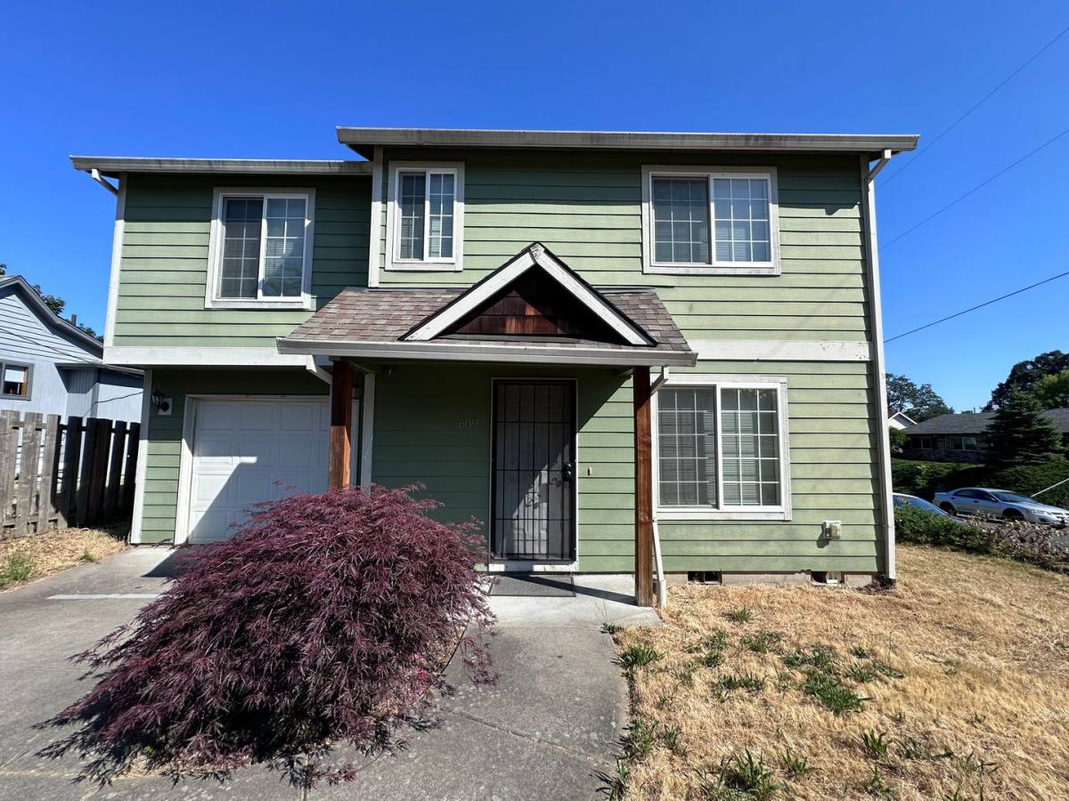 Townhouse for rent at 609 Lincoln St, Fairview, OR 97024