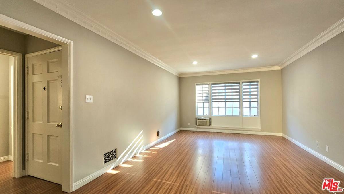 Apartment for rent at 1020 S Norton Ave #1020B, Los Angeles, CA 90019