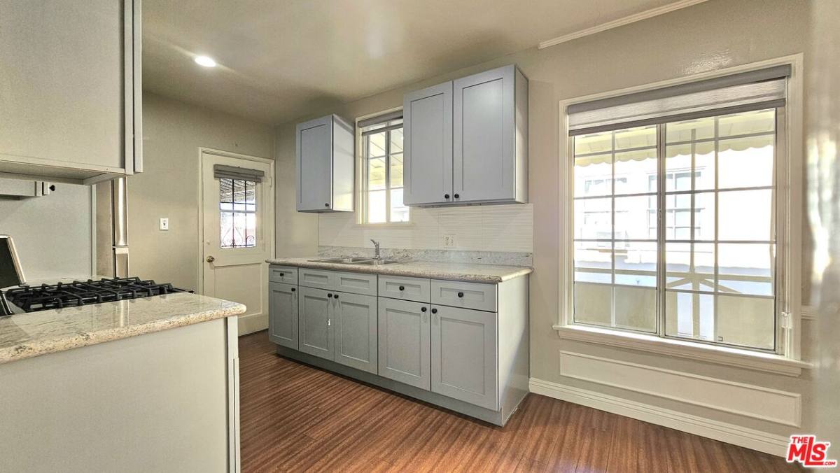 Apartment for rent at 1020 S Norton Ave #1020B, Los Angeles, CA 90019