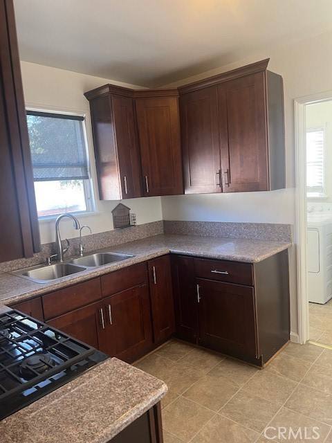 Apartment for rent at 17652 Delano St, Encino, CA 91316