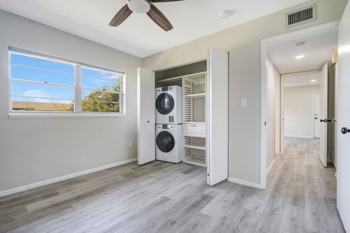 Apartment for rent at 2001 Glenridge Way, Winter Park, FL 32792